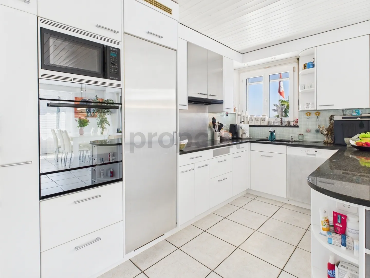 4.5-room ground floor apartment with winter garden, garden paradise and pool in Uettligen - Photo 4 of 10