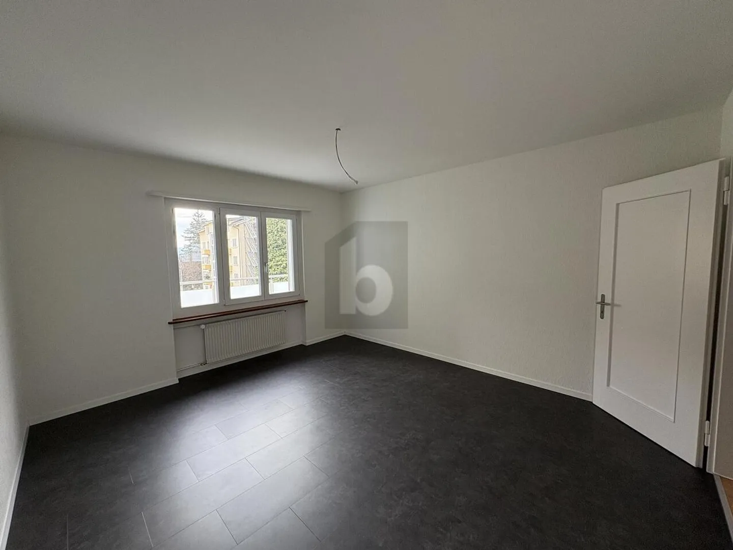 Helle Wohnung mit grossem Balkon - Foto 5 von 6