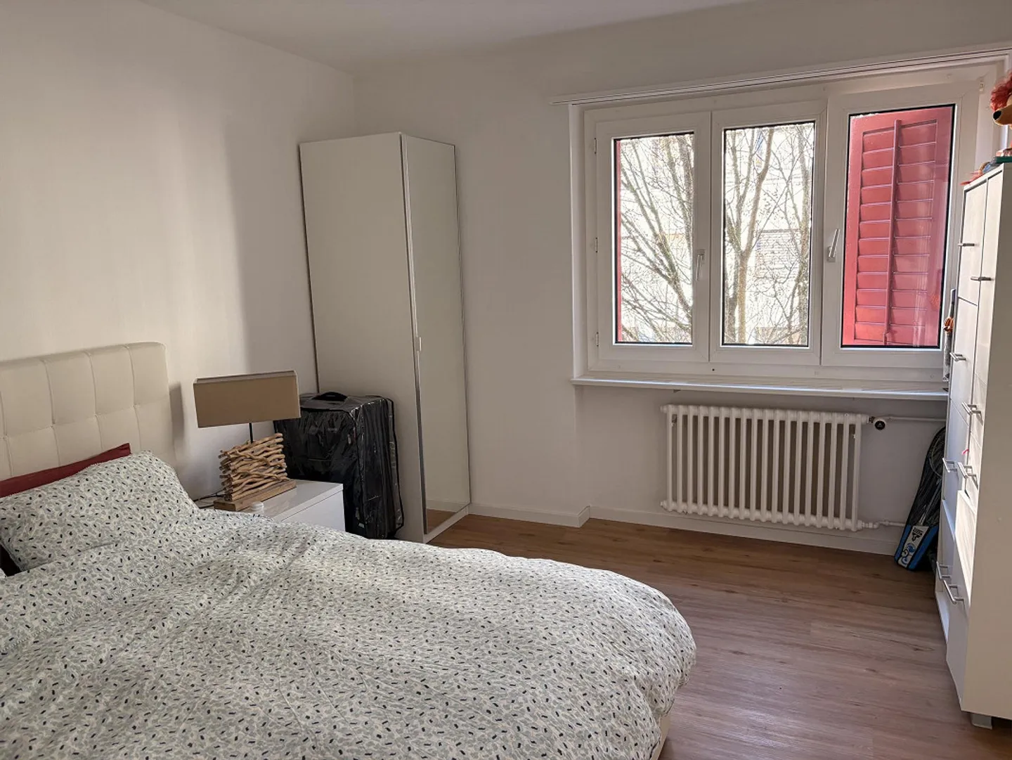 Incantevole appartamento di 2,5 stanze disponibile dal 1° aprile - Centro di Zug - Foto 2 di 7