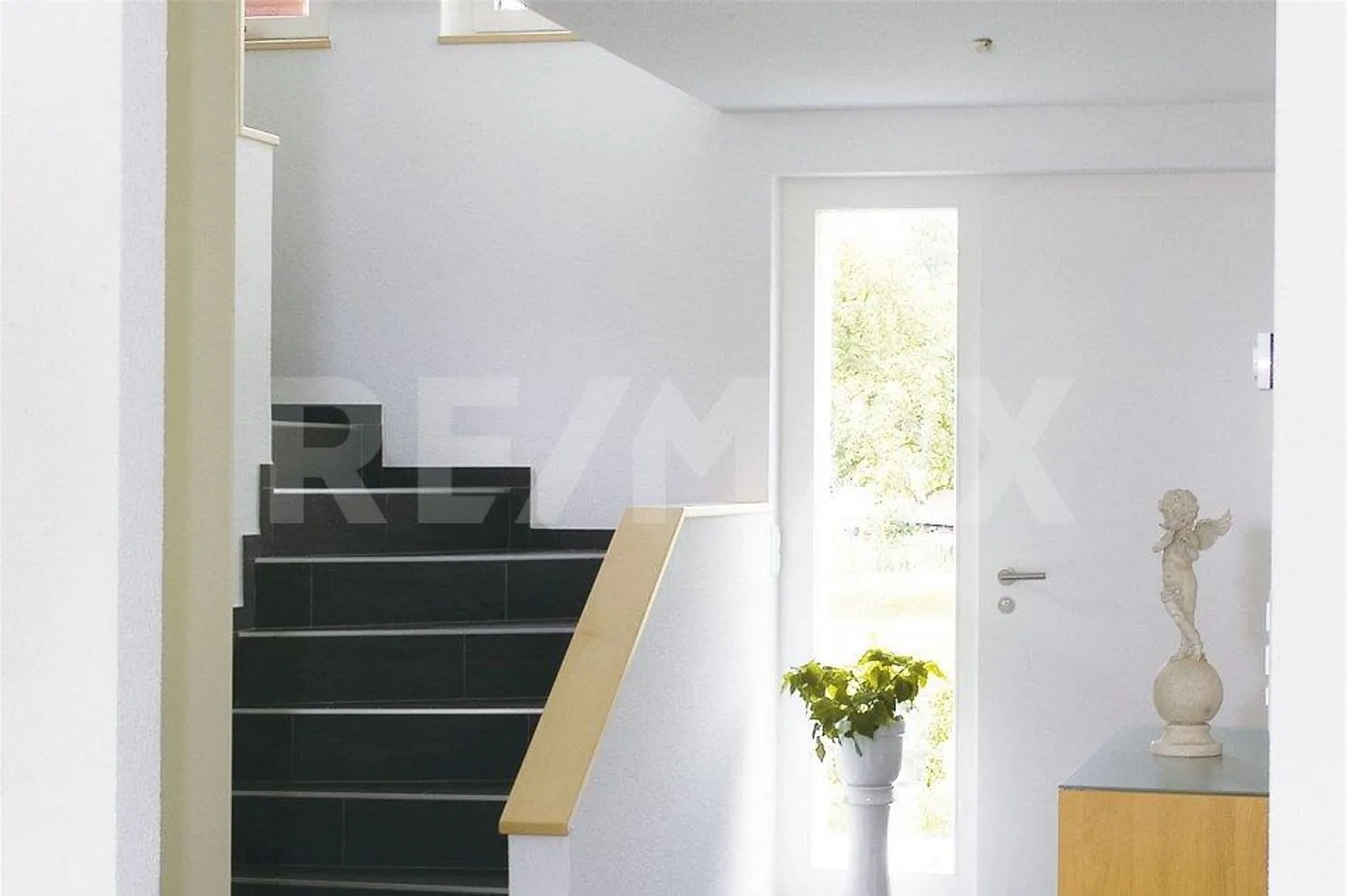 Modernes freistehendes Haus - Foto 9 von 12