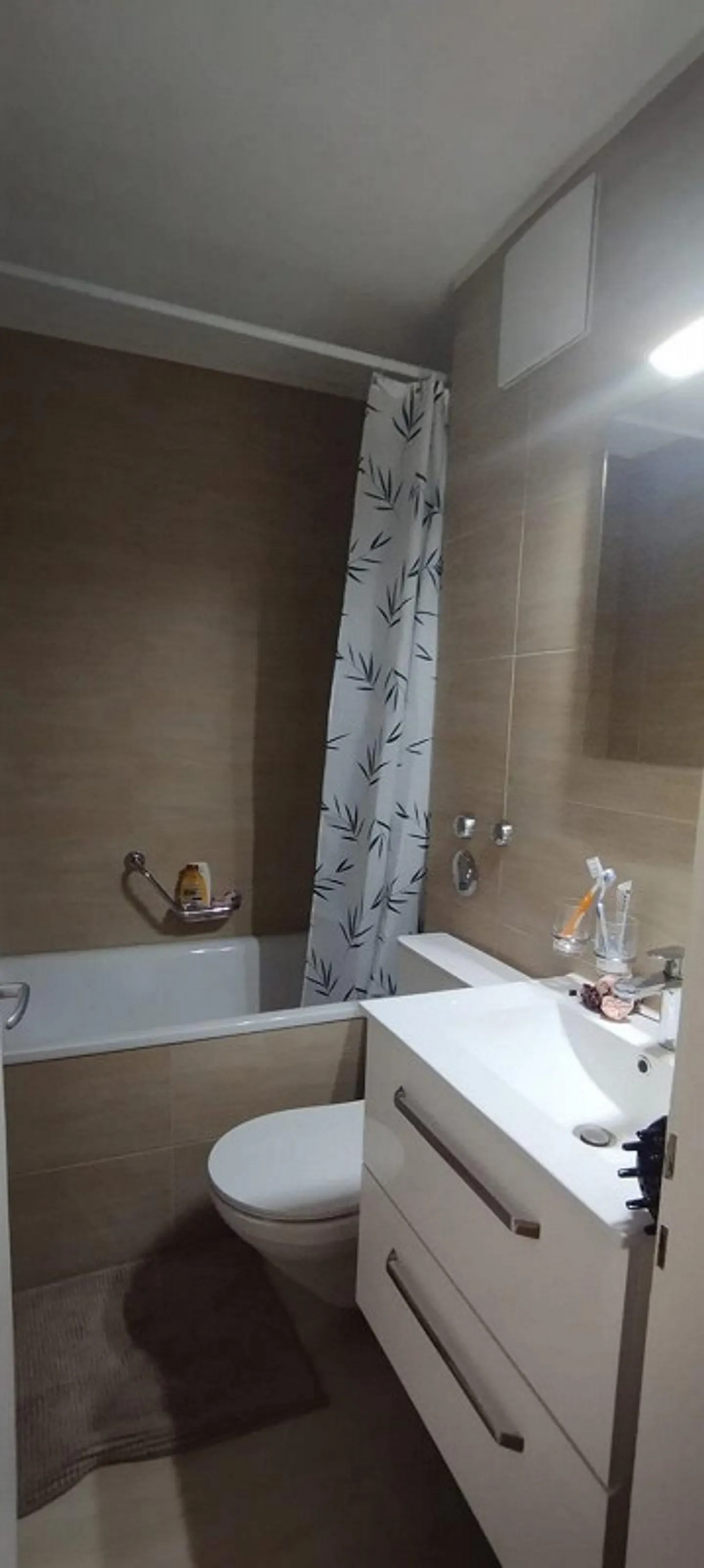 Incantevole appartamento di 2,5 stanze disponibile dal 1° aprile - Centro di Zug - Foto 5 di 7