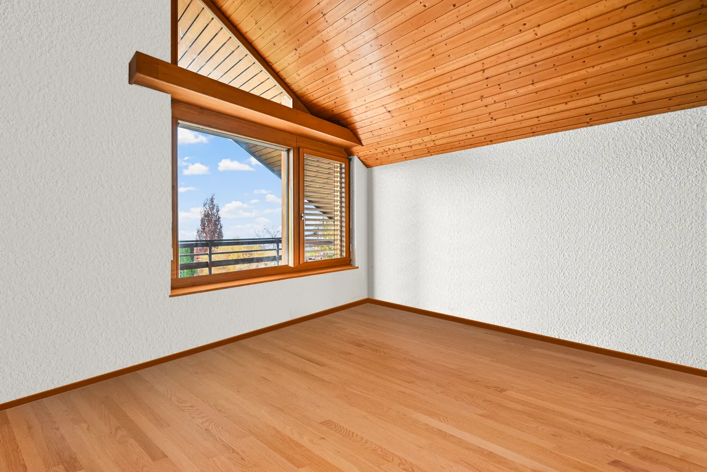 BRENT - VILLA SINGOLA CON 6.5 CAMERE E BELLA VISTA SUL LAGO E SULLA PISCINA - Foto 4 di 13