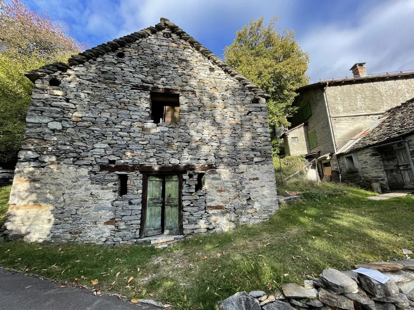 «Rustico di 2 locali da riattare con prato da sfalcio,  e bosco    /  Rustico zum Ausbauen mit  Wald und Wiese» - Foto 4 di 18