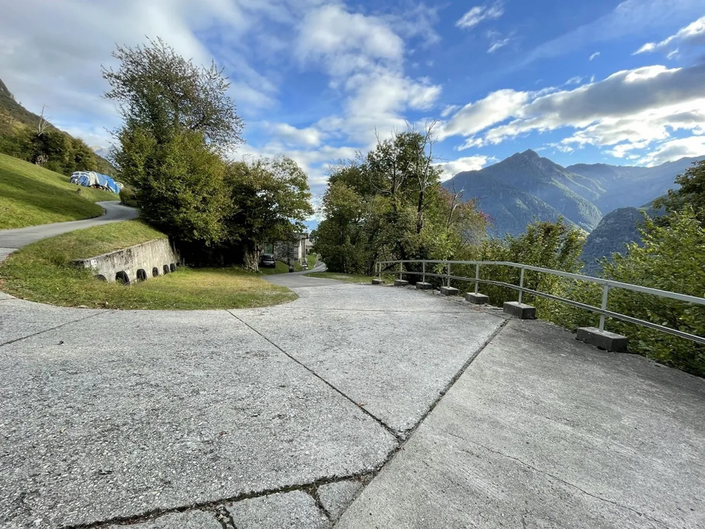 «Rustico di 2 locali da riattare con prato da sfalcio,  e bosco    /  Rustico zum Ausbauen mit  Wald und Wiese» - Foto 9 di 18