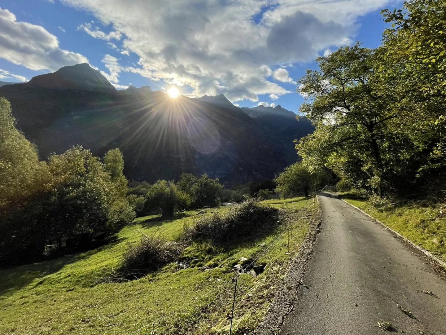 «Rustico di 2 locali da riattare con prato da sfalcio,  e bosco    /  Rustico zum Ausbauen mit  Wald und Wiese» - Foto 10 di 18