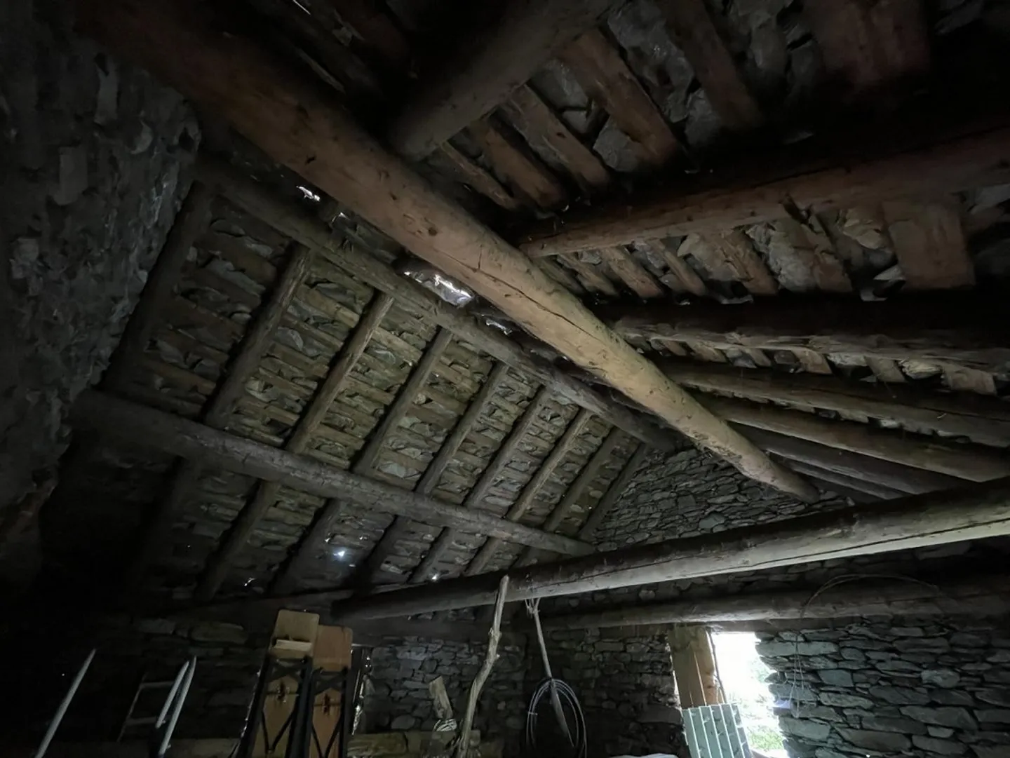 «Rustico di 2 locali da riattare con prato da sfalcio,  e bosco    /  Rustico zum Ausbauen mit  Wald und Wiese» - Foto 14 di 18