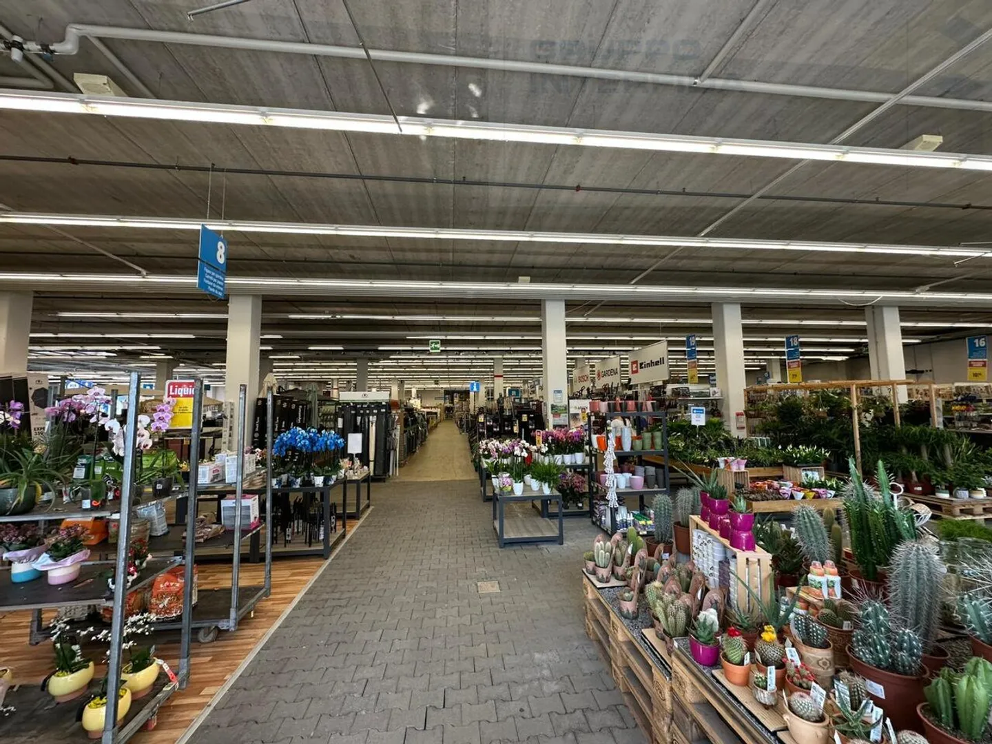 GROßE HANDELSFLÄCHE IM FOX TOWN BEREICH - Foto 4 von 10