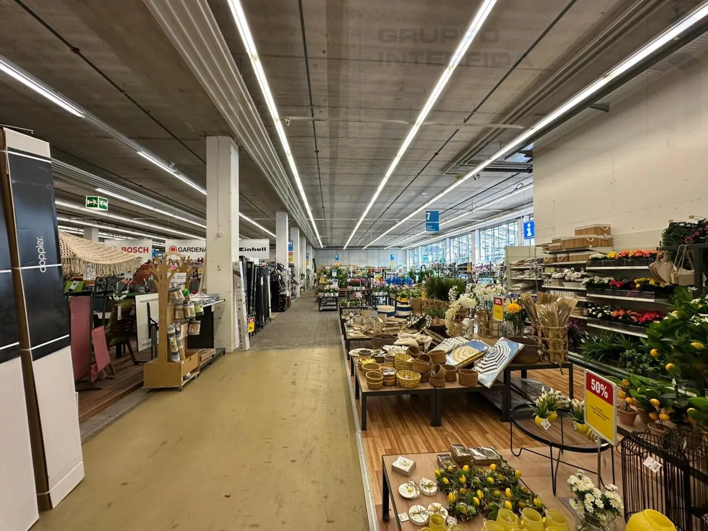 GROßE HANDELSFLÄCHE IM FOX TOWN BEREICH - Foto 5 von 10