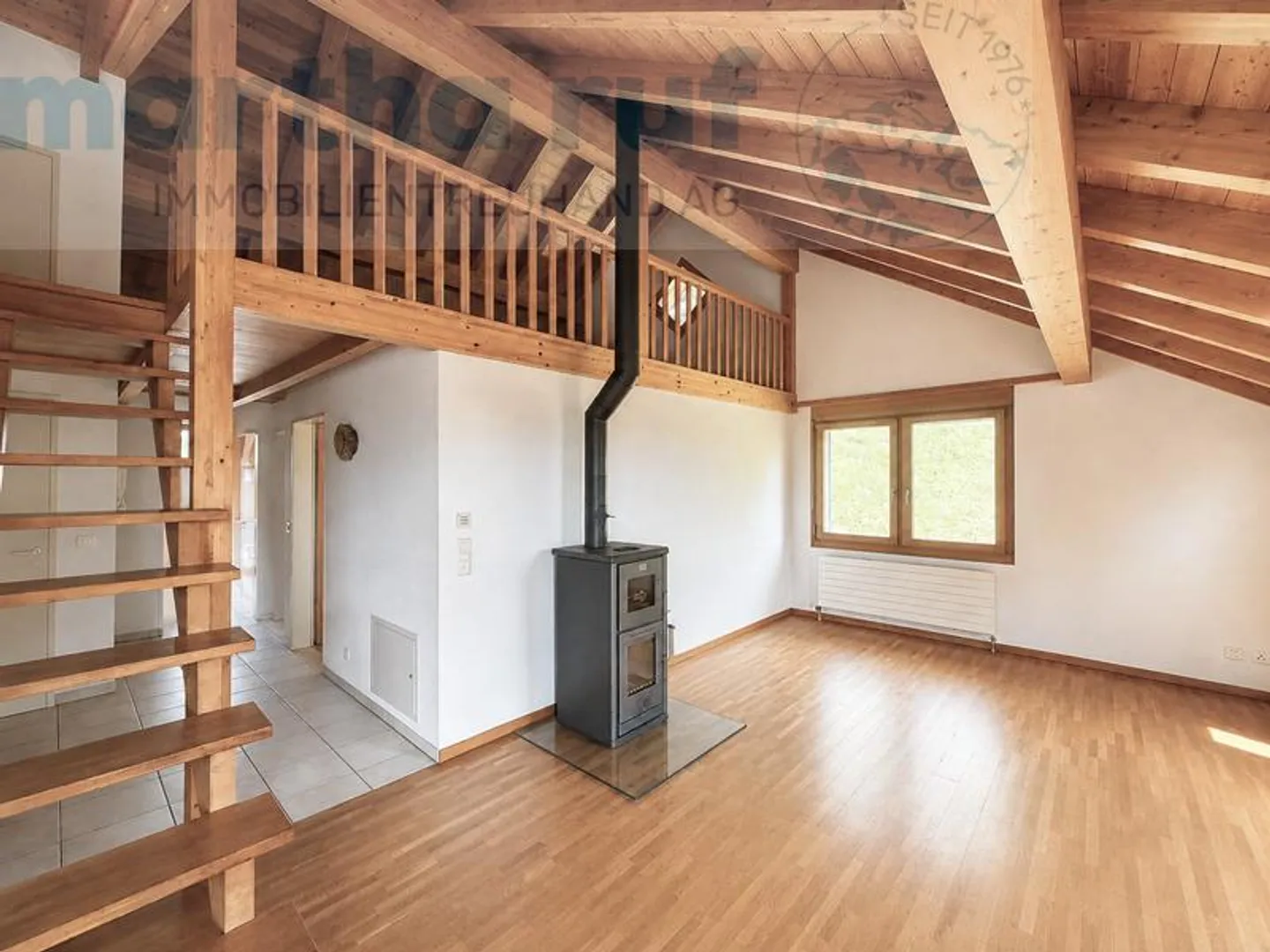 Gemütliche und charaktervolle 3.5- Zimmer Dachwohnung mit Galerie - Photo 4 sur 16