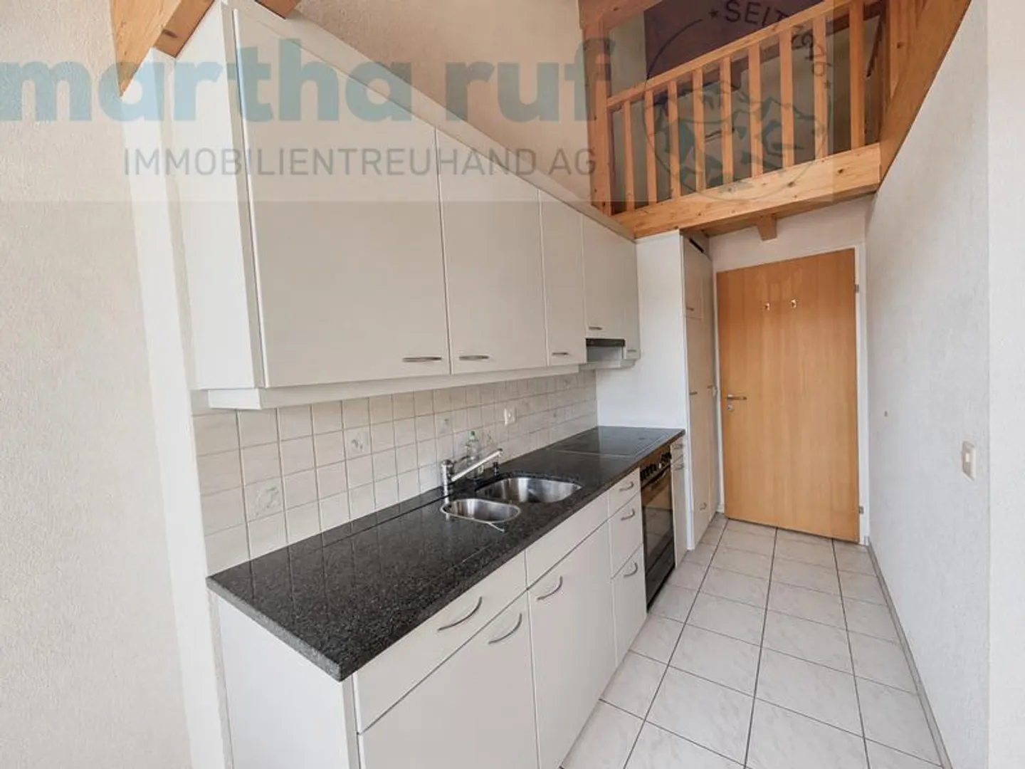 Gemütliche und charaktervolle 3.5- Zimmer Dachwohnung mit Galerie - Photo 5 sur 16