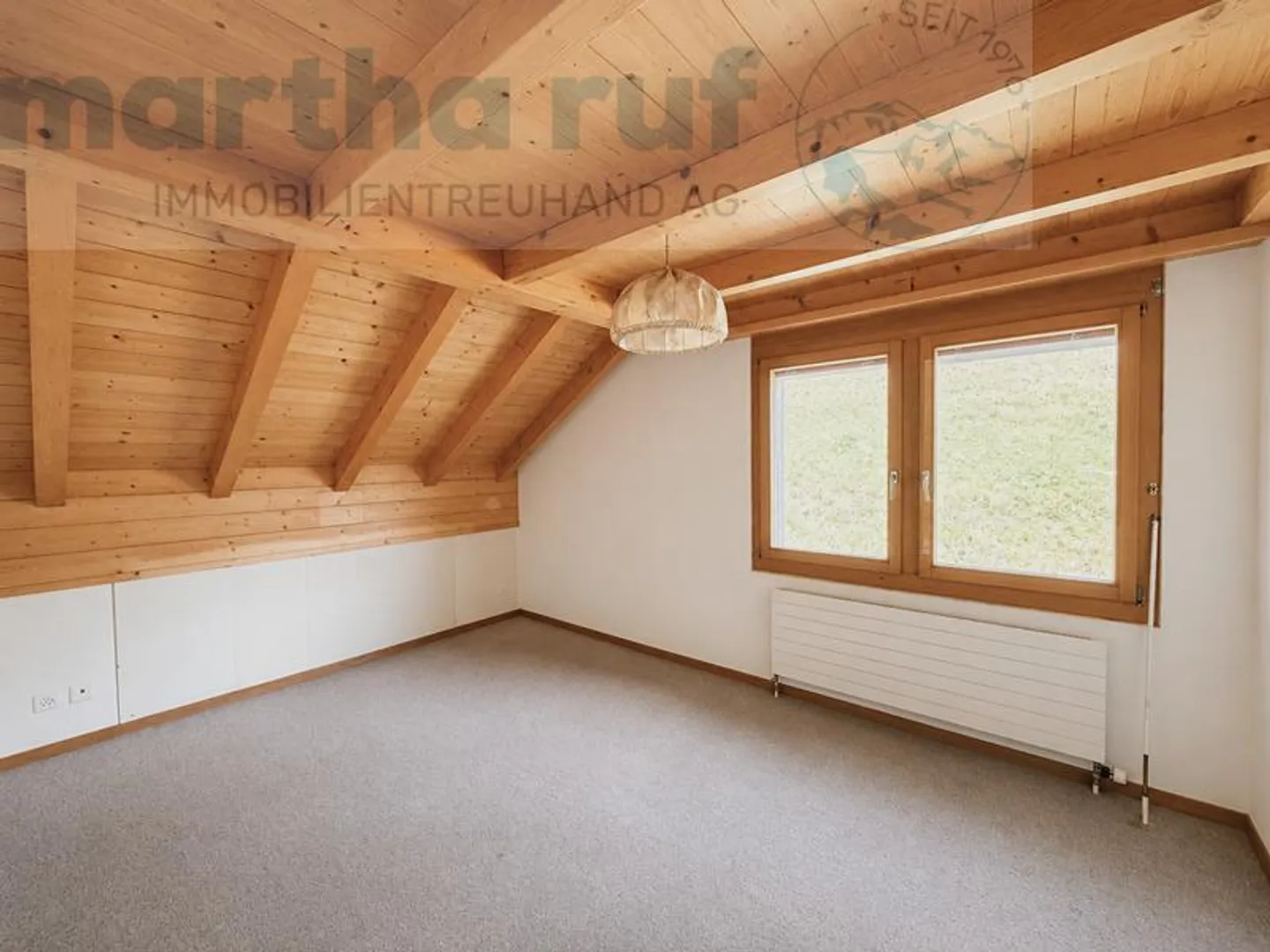 Gemütliche und charaktervolle 3.5- Zimmer Dachwohnung mit Galerie - Photo 7 sur 16