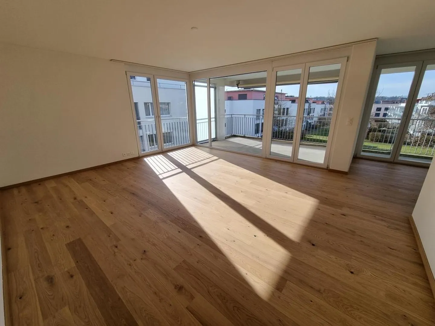 La tua nuova casa a Niederrohrdorf - Appartamento di 4,5 locali al 1° piano! - Foto 3 di 9