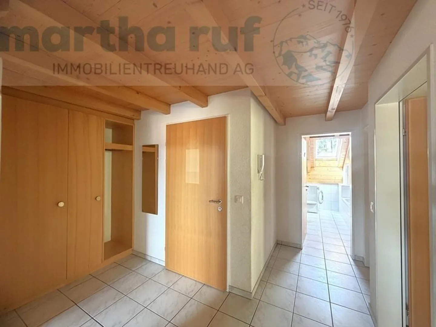 Gemütliche und charaktervolle 3.5- Zimmer Dachwohnung mit Galerie - Photo 10 sur 16