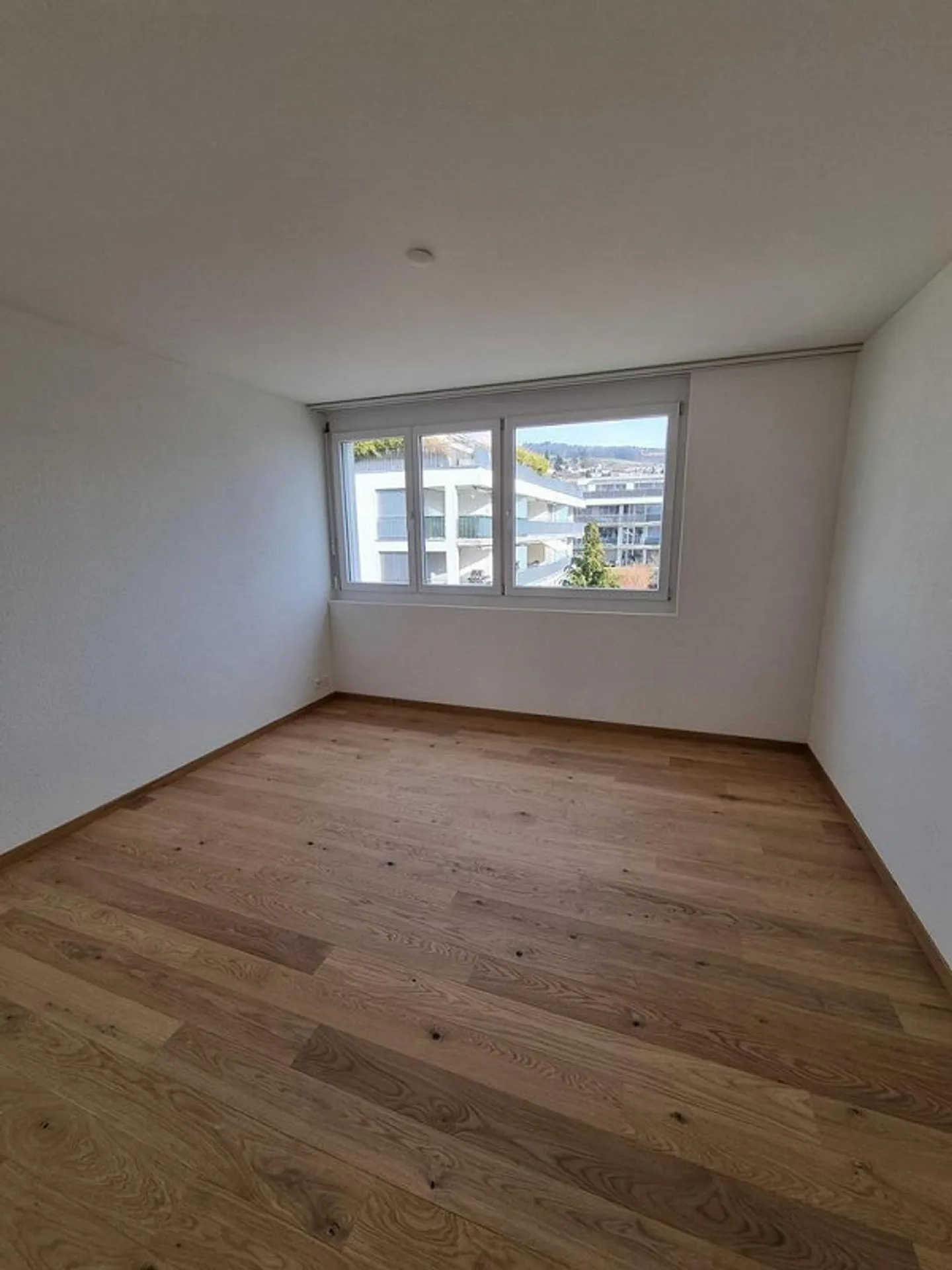 La tua nuova casa a Niederrohrdorf - Appartamento di 4,5 locali al 1° piano! - Foto 4 di 9