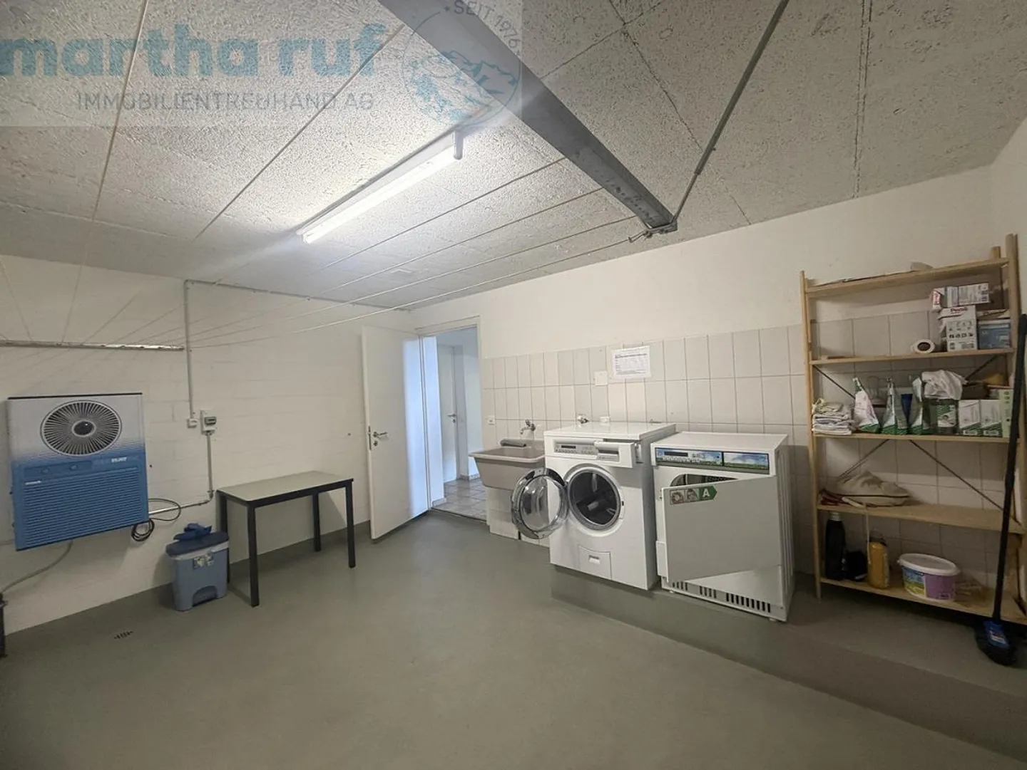 Gemütliche und charaktervolle 3.5- Zimmer Dachwohnung mit Galerie - Photo 15 sur 16