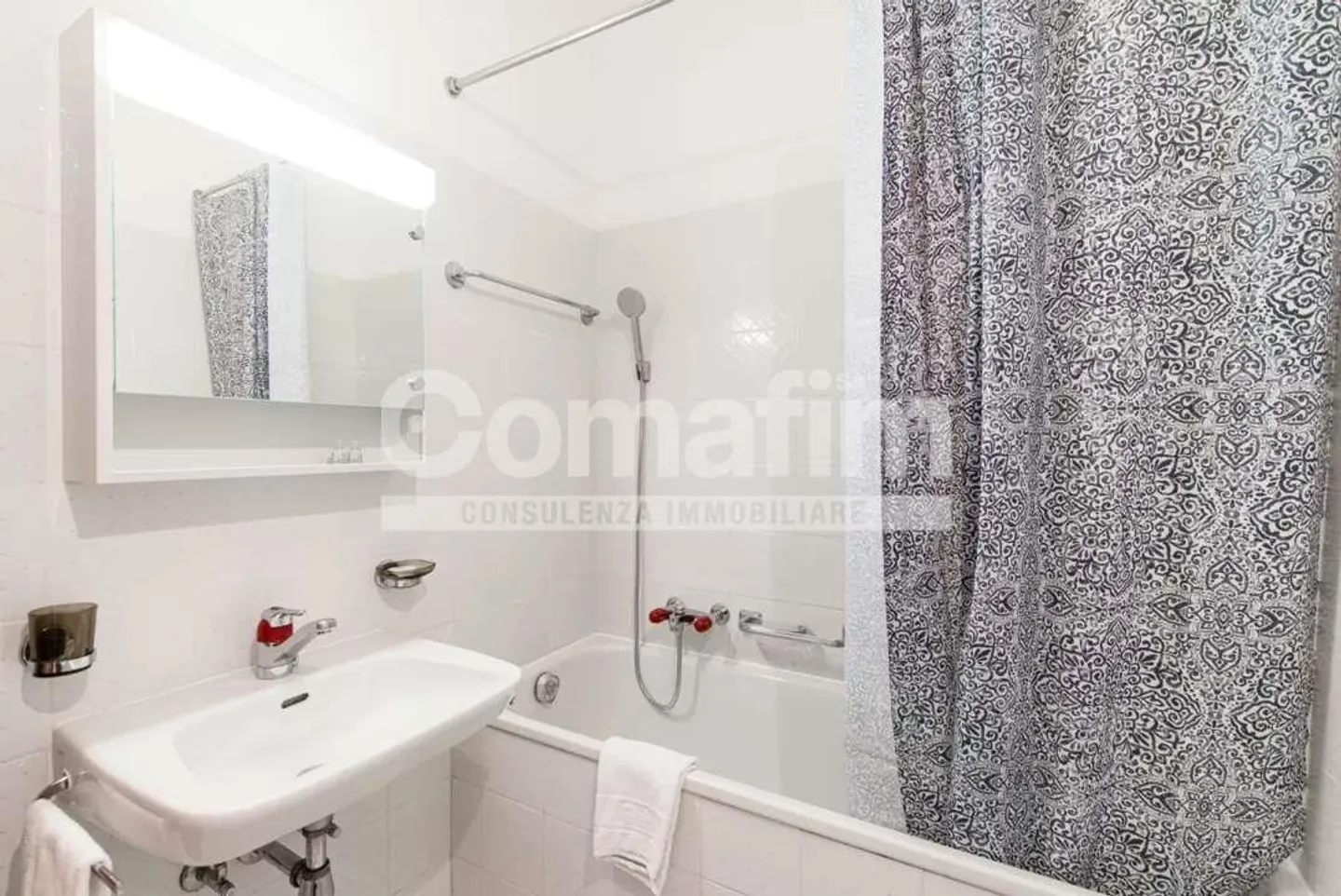 Appartamento arredato con vista lago - Foto 10 di 13