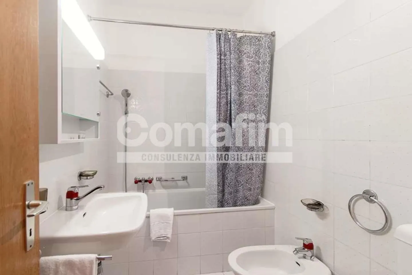 Appartamento arredato con vista lago - Foto 11 di 13
