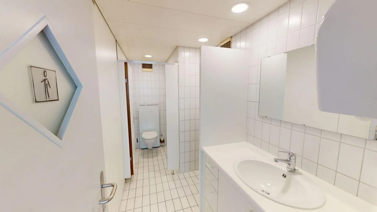 UFFICI E SPAZI COMMERCIALI FRESCAMENTE RINNOVATI CON SPAZIO FLESSIBILE... - Foto 8 di 8