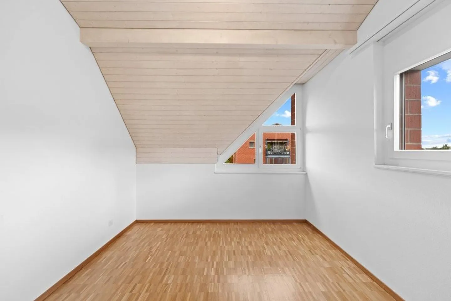 Charmante Wohnung mit Cheminée - Foto 4 von 9