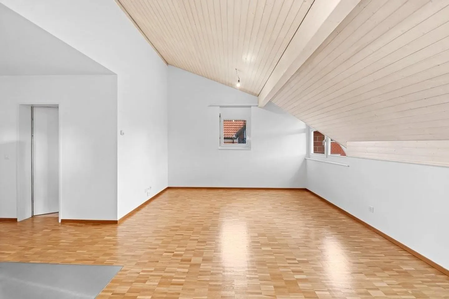 Charmante Wohnung mit Cheminée - Foto 2 von 9