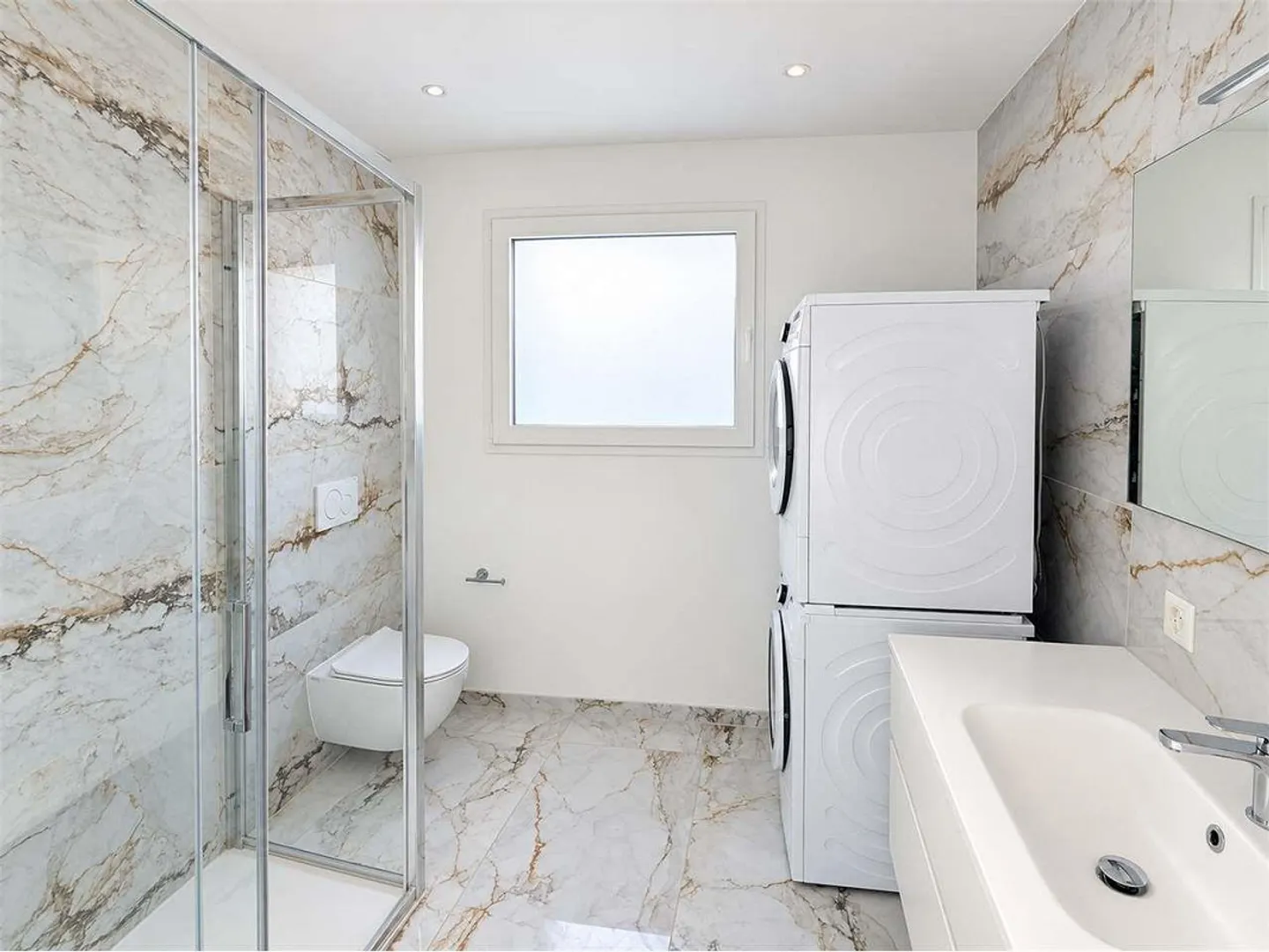 Appartement moderne de 3,5 pièces à louer dans un quartier résidentiel - Photo 5 sur 8