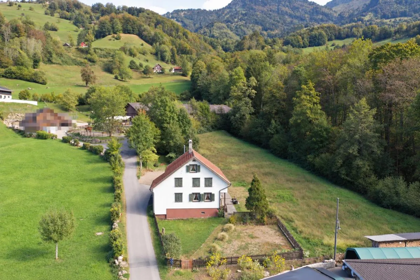 Un'opportunità rara - Oggetto per amatori con 3'938 m² di terreno in mezzo... - Foto 1 di 15