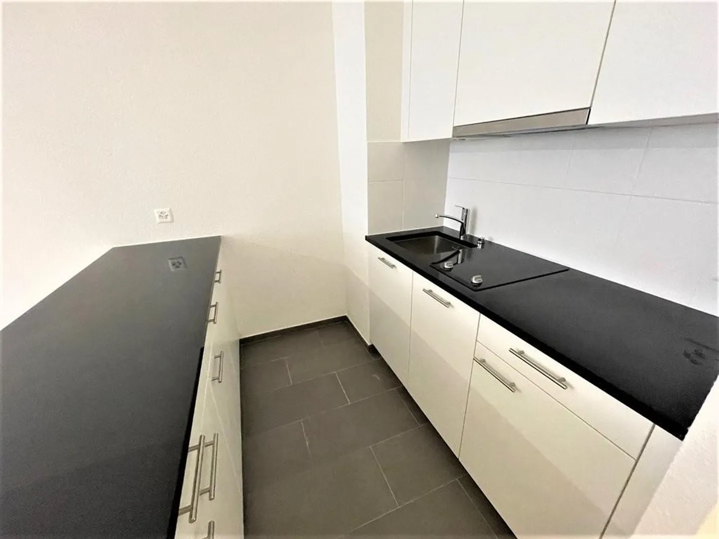 Appartement Charmant aux Eaux-Vives - Photo 3 sur 7