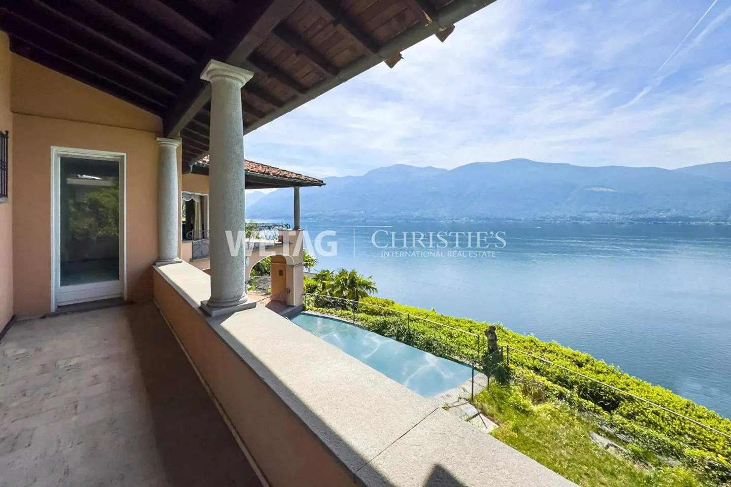 Mediterranean Villa with Large Garden, Outdoor Pool & Panoramic Views for Sale in Ronco sopra Ascona - Photo 7 of 13