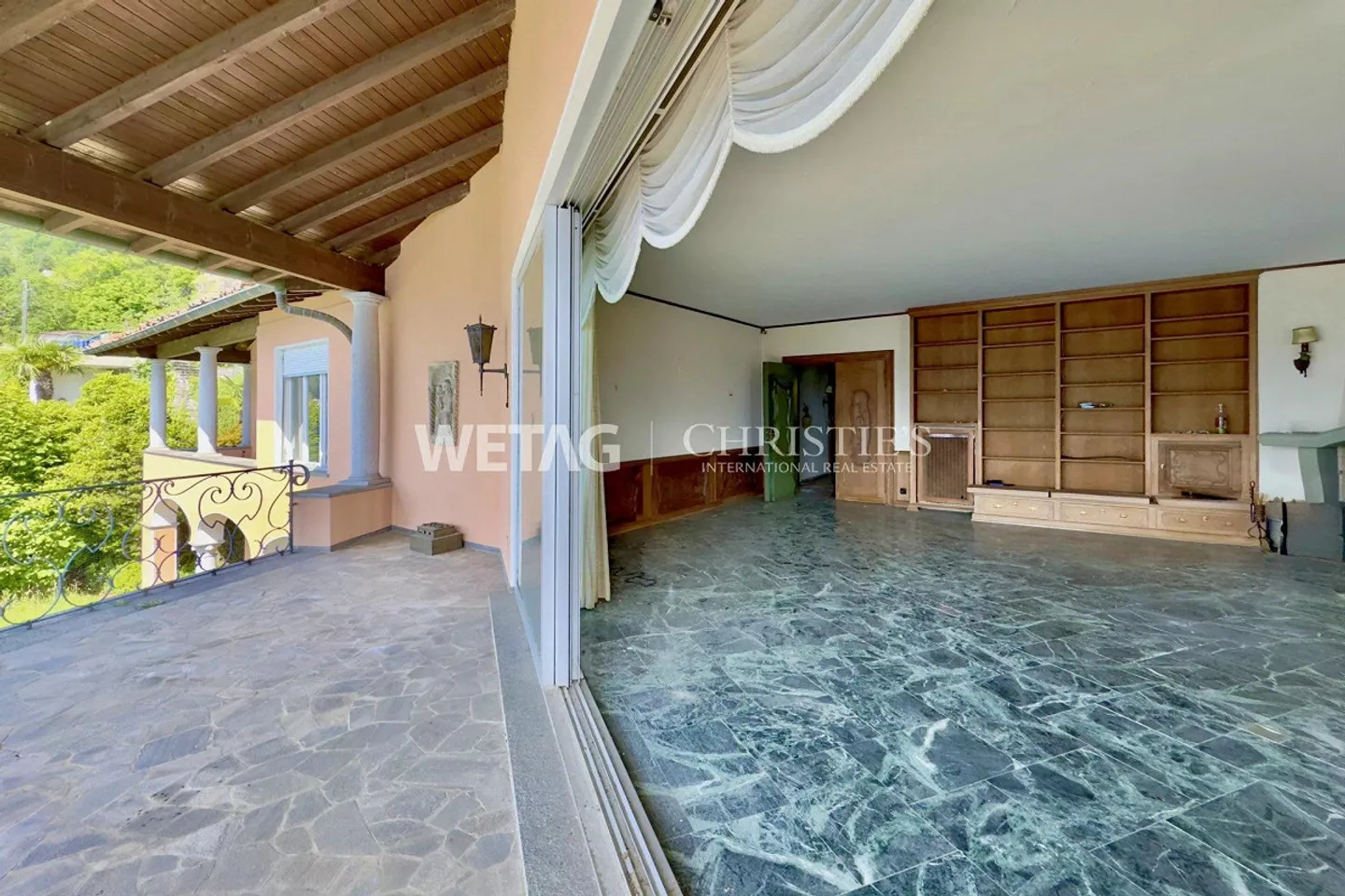 Mediterranean Villa with Large Garden, Outdoor Pool & Panoramic Views for Sale in Ronco sopra Ascona - Photo 9 of 13