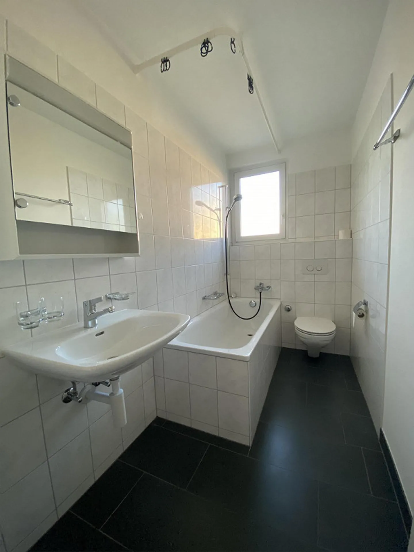 Hier gehts zum Bodensee - Ruhige 3-Zimmerwohnung 2. OG mit Balkon - Photo 1 sur 9