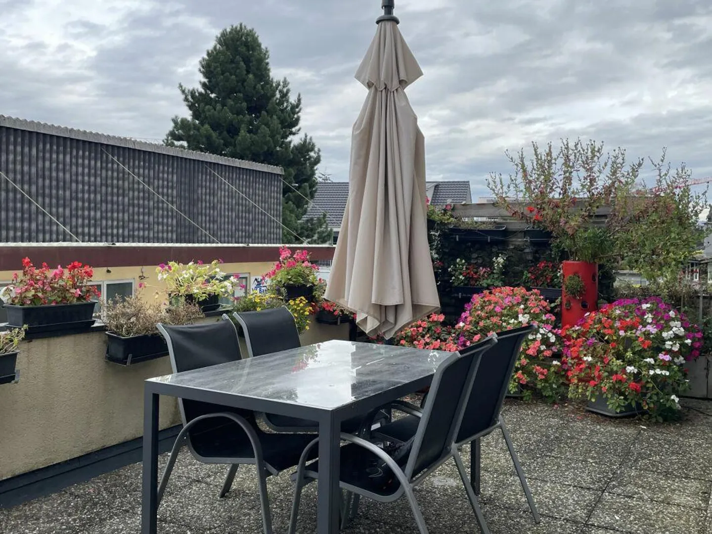 Mehrfamilienhaus mit Gewerbeeinheit an zentraler Lage - Foto 3 von 13