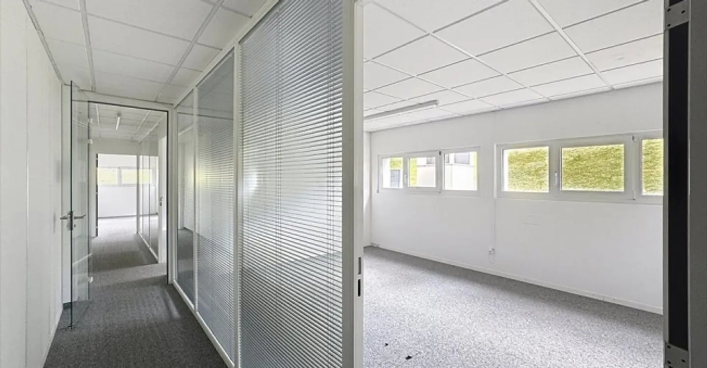 Office space for rent - Photo 5 of 7