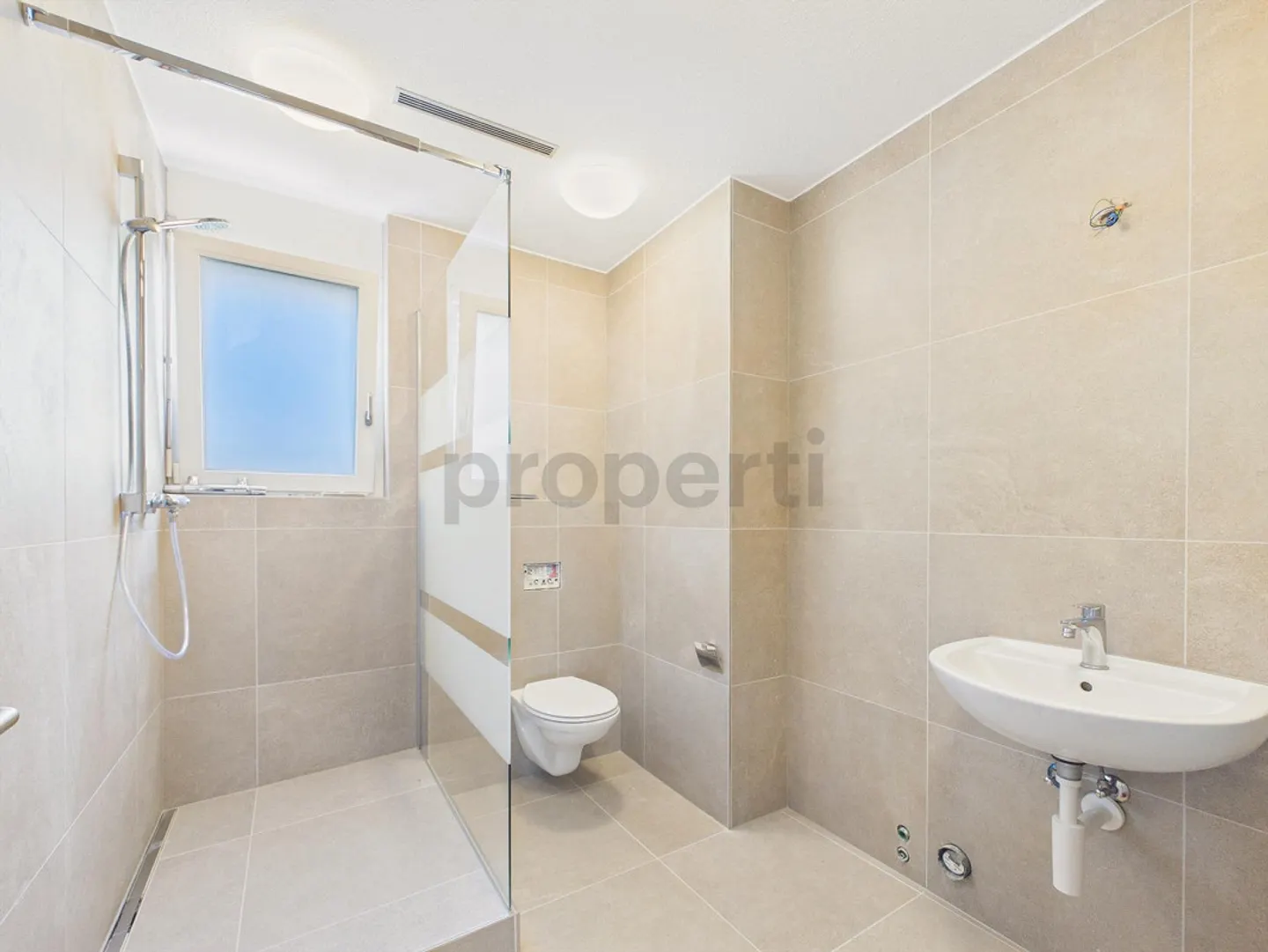 Condominio di 5,5 stanze recentemente ristrutturato con ascensore, Opfikon - Foto 15 di 16