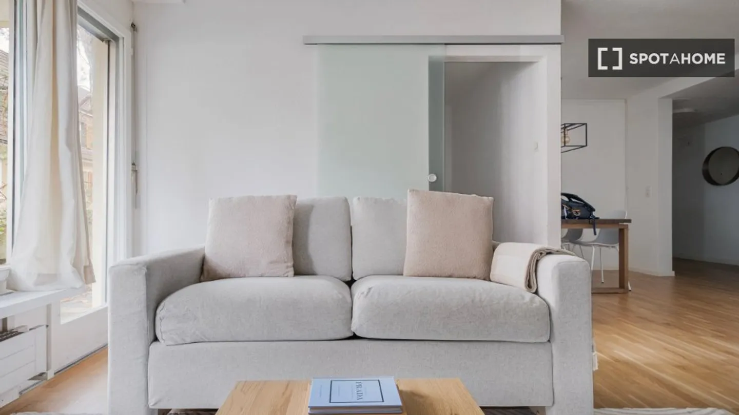 Charming Apartment in Zurich - Photo 1 of 15