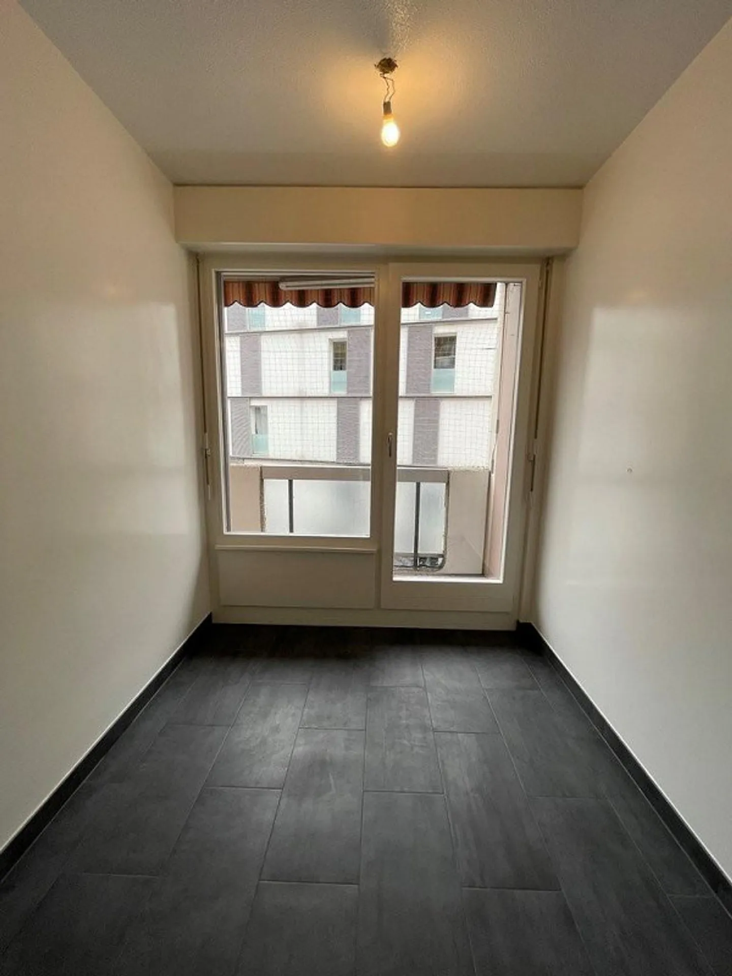 Near Jonction: 4 rooms with balcony - Photo 4 of 12