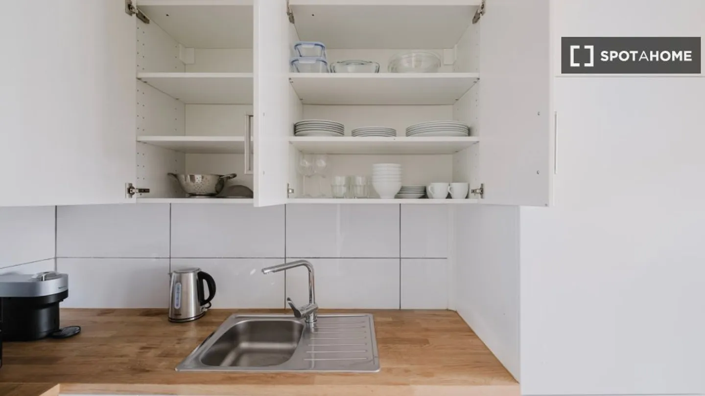 Charming Apartment in Zurich - Photo 9 of 15