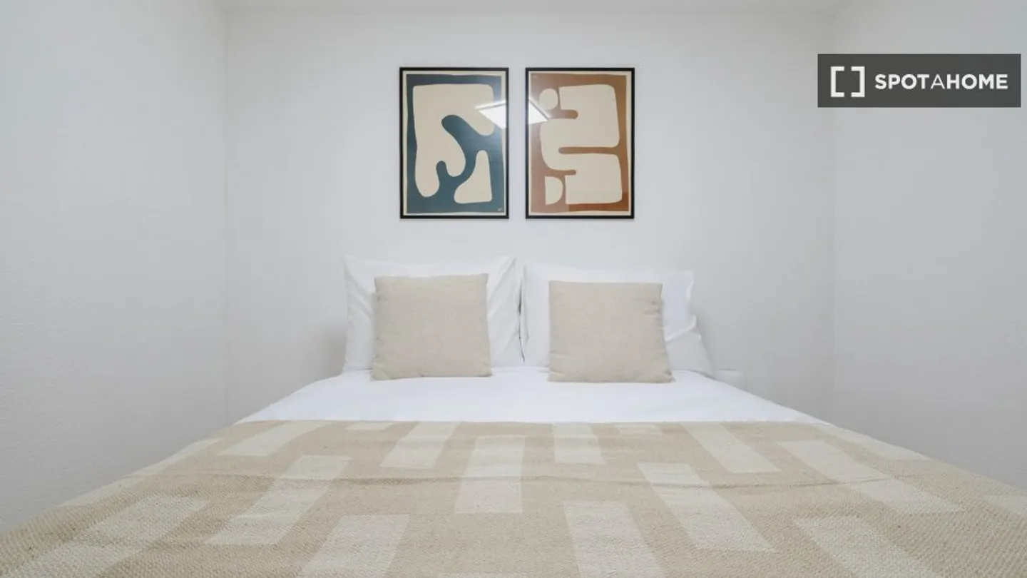 Charming Apartment in Zurich - Photo 11 of 15