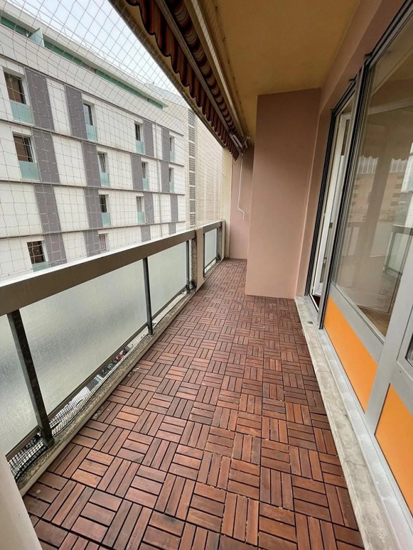 Near Jonction: 4 rooms with balcony - Photo 5 of 12