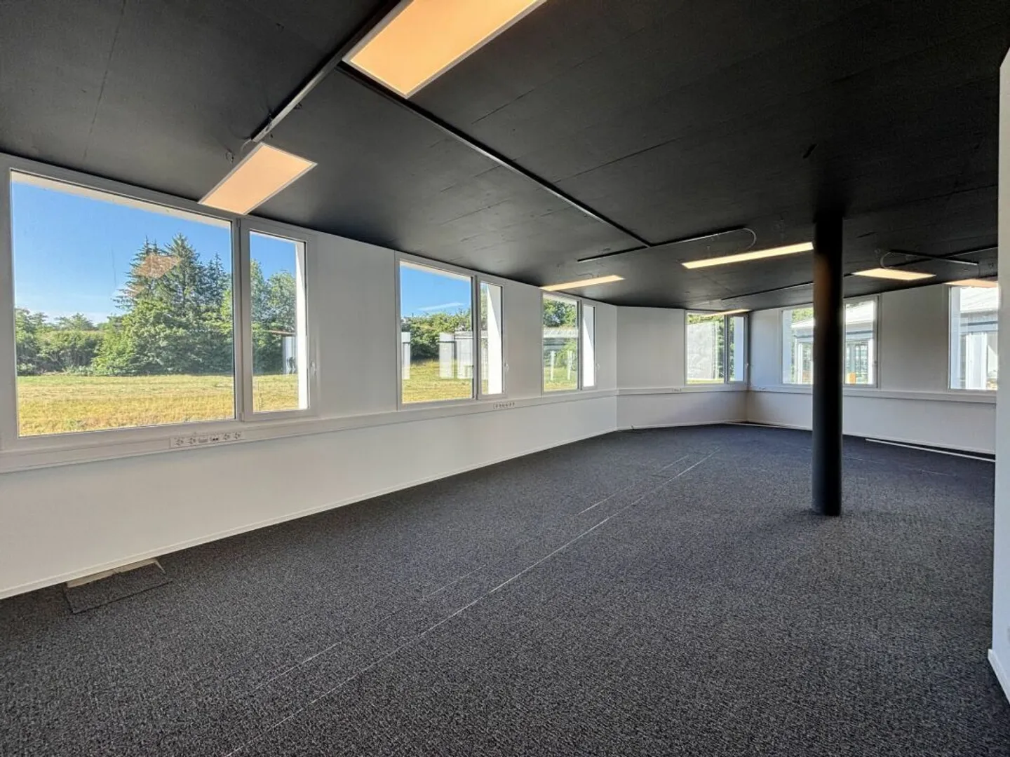 Moudon halle avec bonne hauteur à louer - Photo 3 of 8