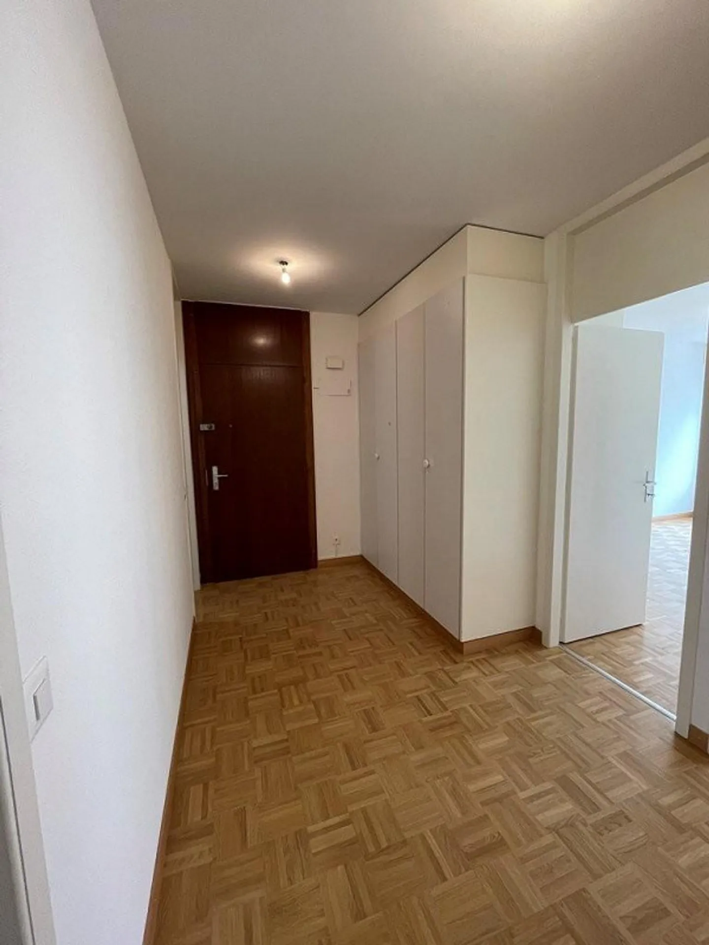 Near Jonction: 4 rooms with balcony - Photo 11 of 12