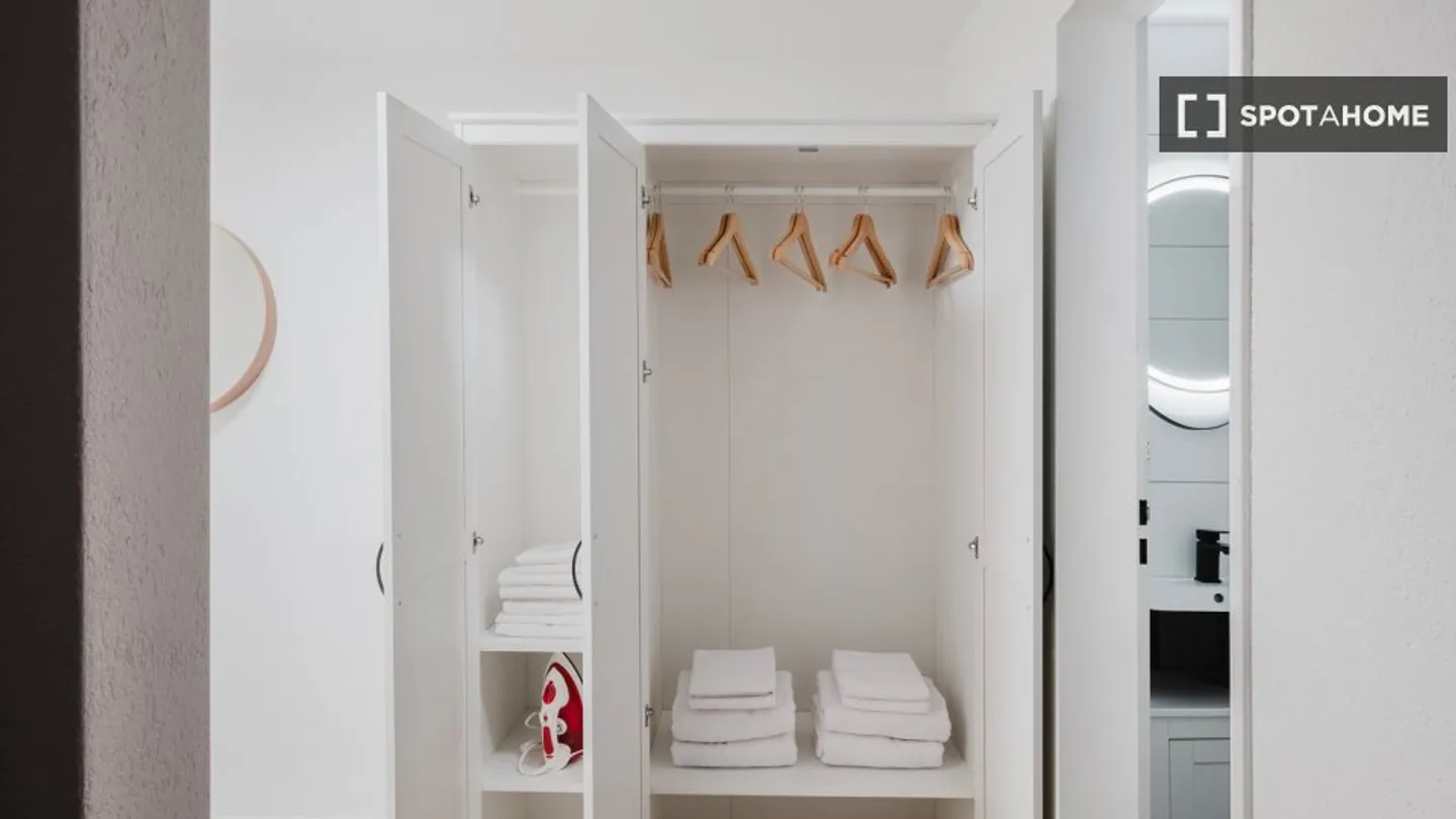 Charming Apartment in Zurich - Photo 13 of 15