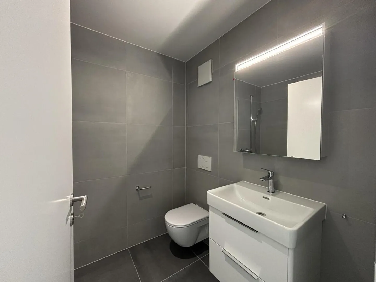 2190 - n°32 - Appartement de 3.5 pièces en attique au 3ème étage  - Photo 5 sur 7