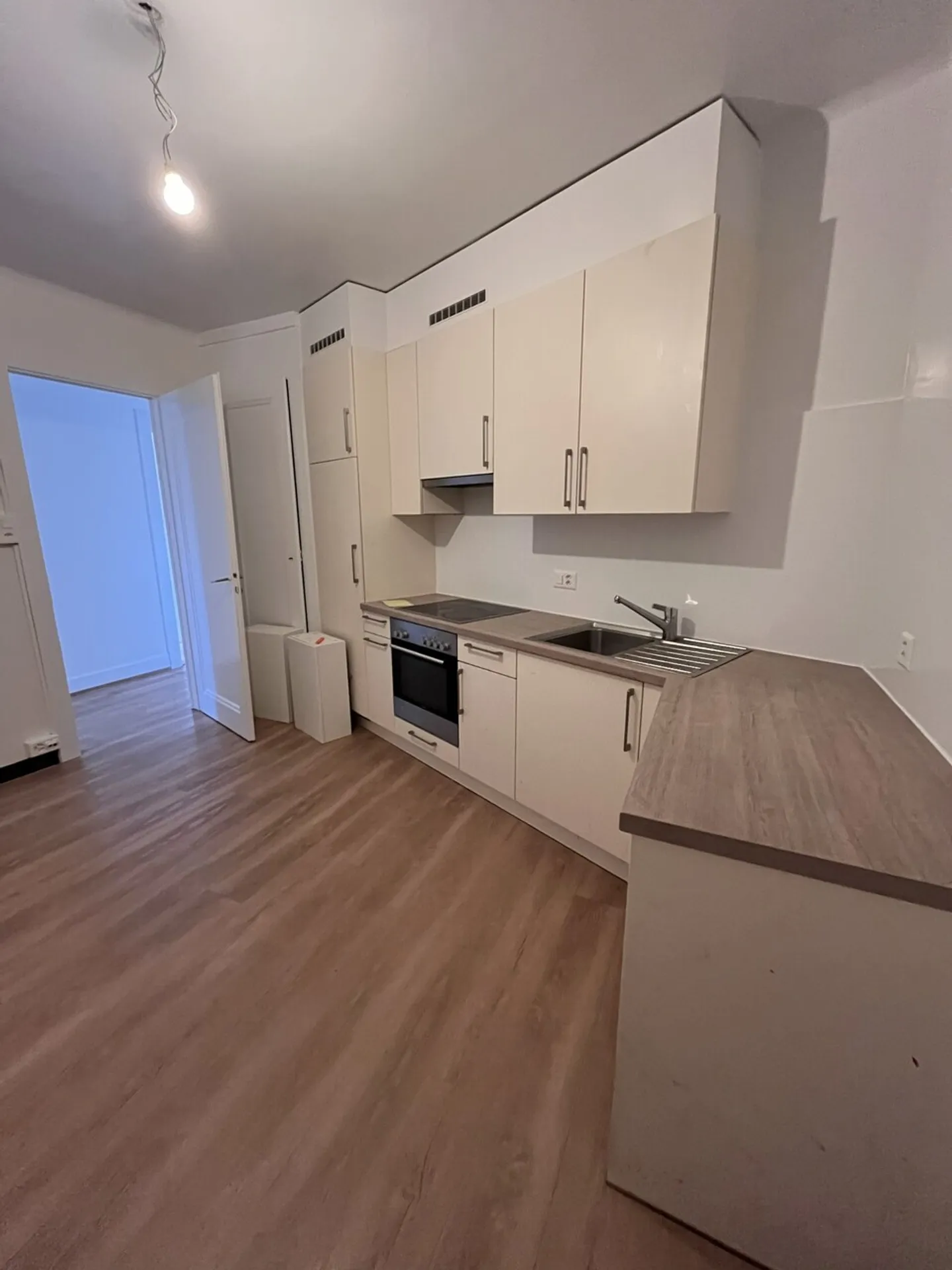 Bel appartement de 4 pièces avec terrasse - Photo 3 sur 4