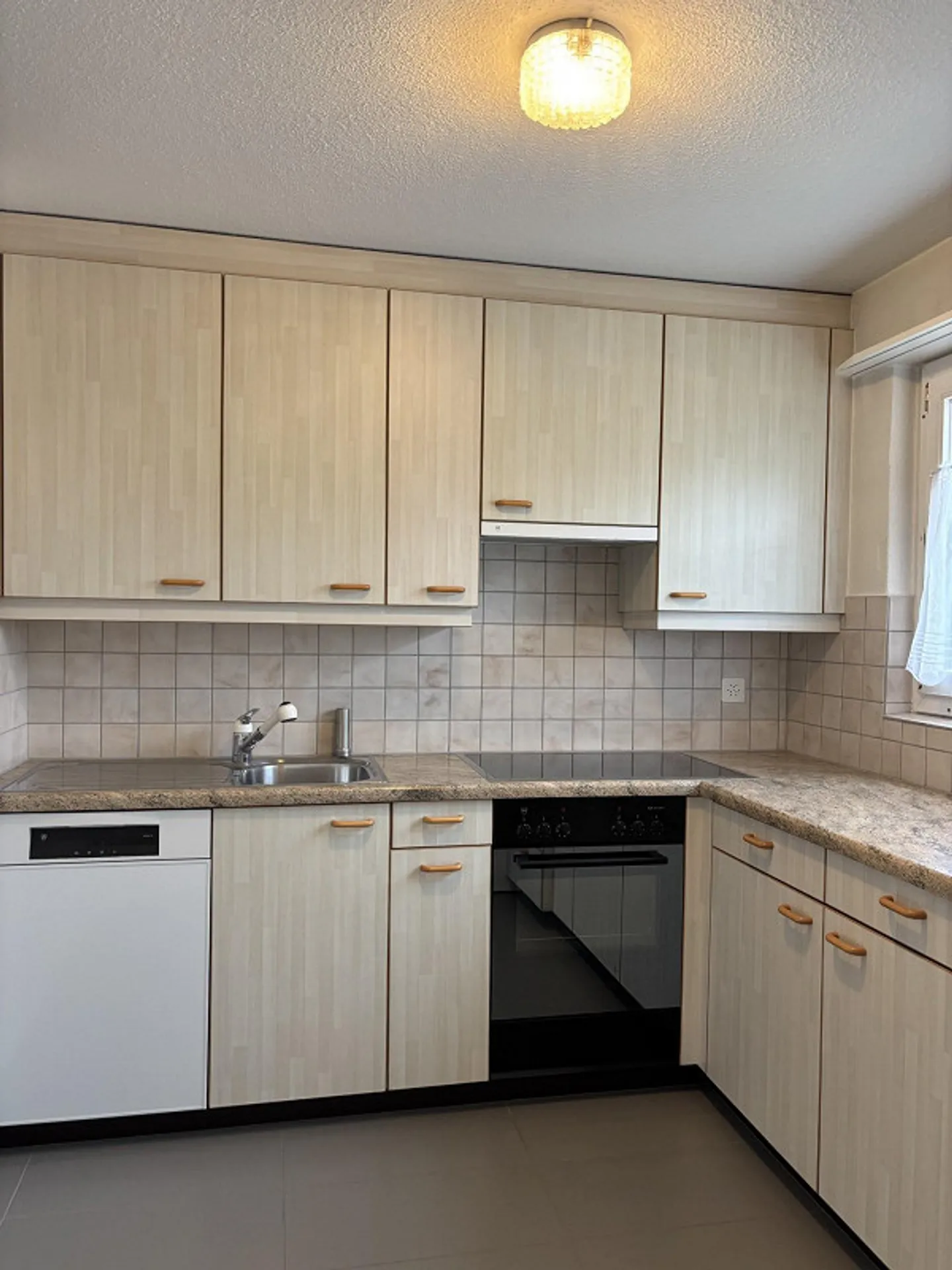 Appartamento 3.5 locali in posizione centrale a Ormalingen - Foto 8 di 13