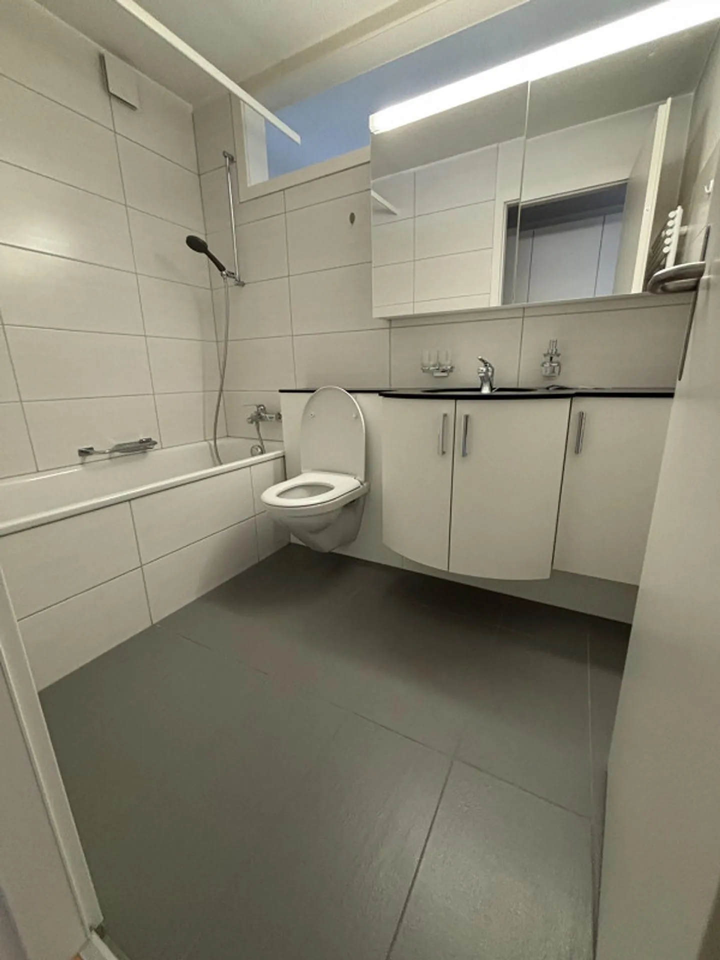 Appartamento 3.5 locali in posizione centrale a Ormalingen - Foto 9 di 13