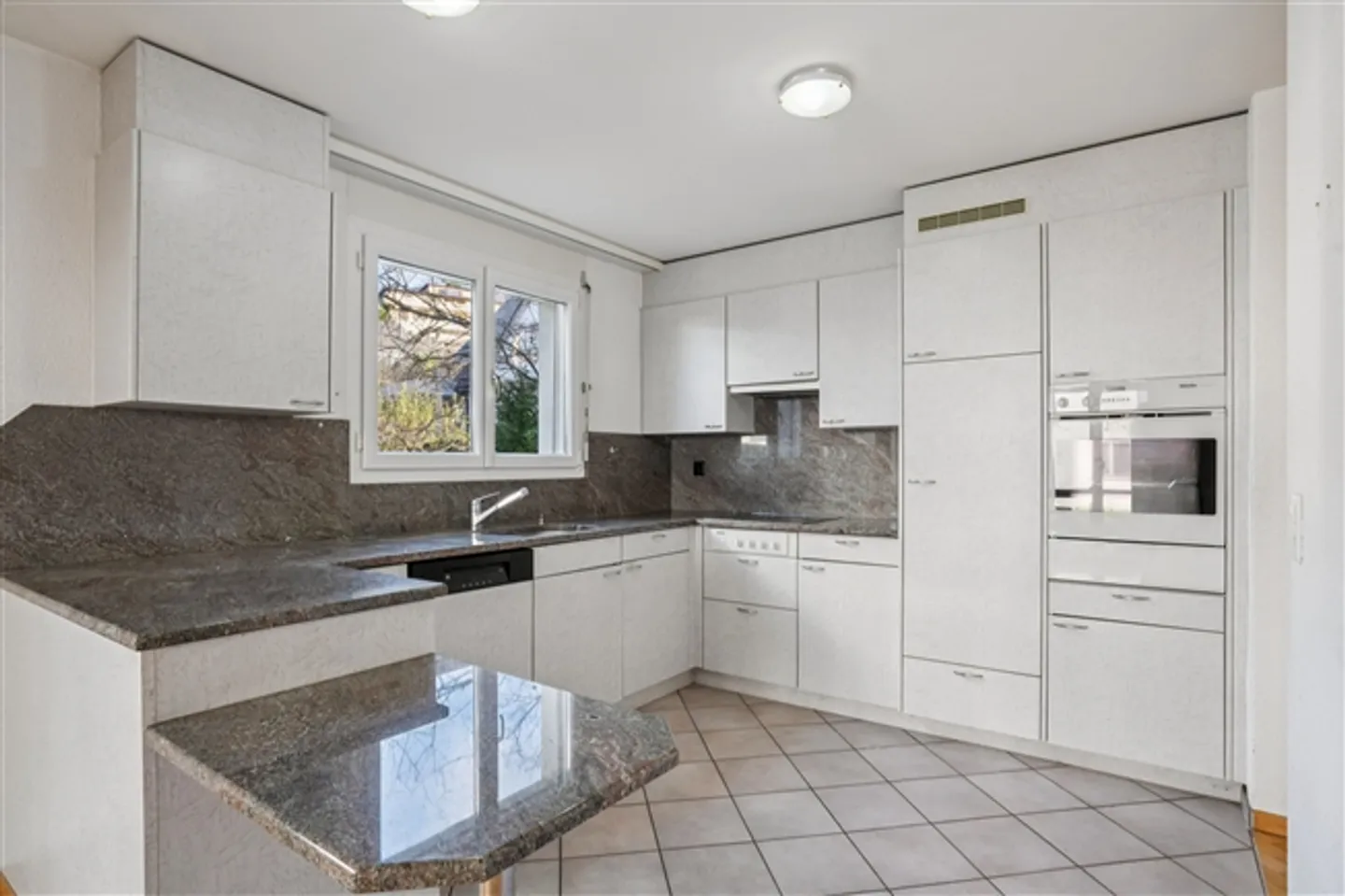 Appartamento giardino per famiglie a Volketswil - 4,5 stanze per rilassarsi - Foto 9 di 13