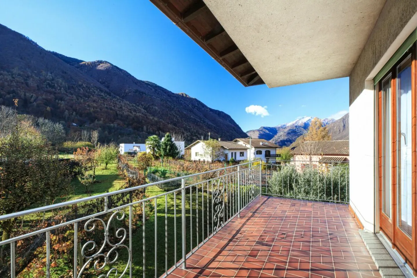 ROVEREDO - Maison à rénover avec terrain constructible - Photo 4 sur 17