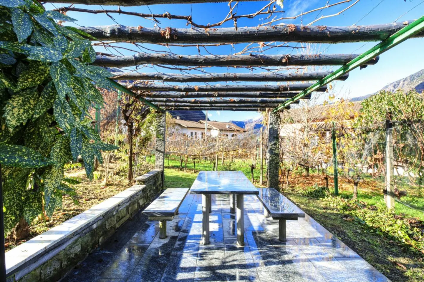 ROVEREDO - Maison à rénover avec terrain constructible - Photo 5 sur 17