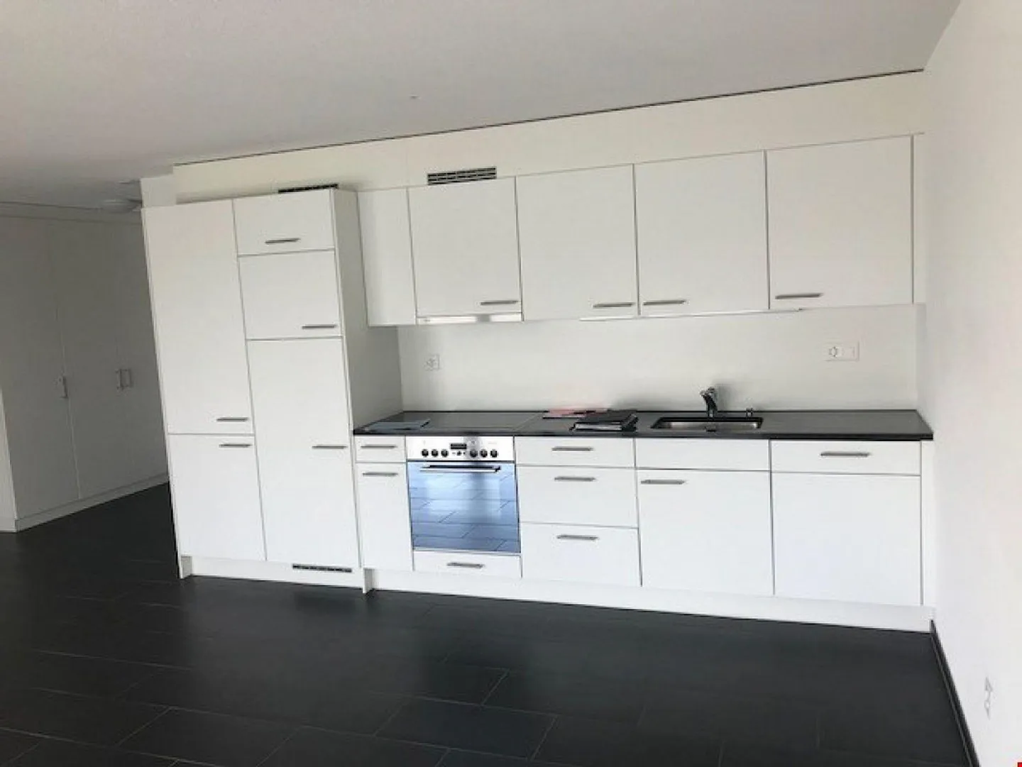 Ampio appartamento di 2,5 locali a Oensingen! - Foto 2 di 10