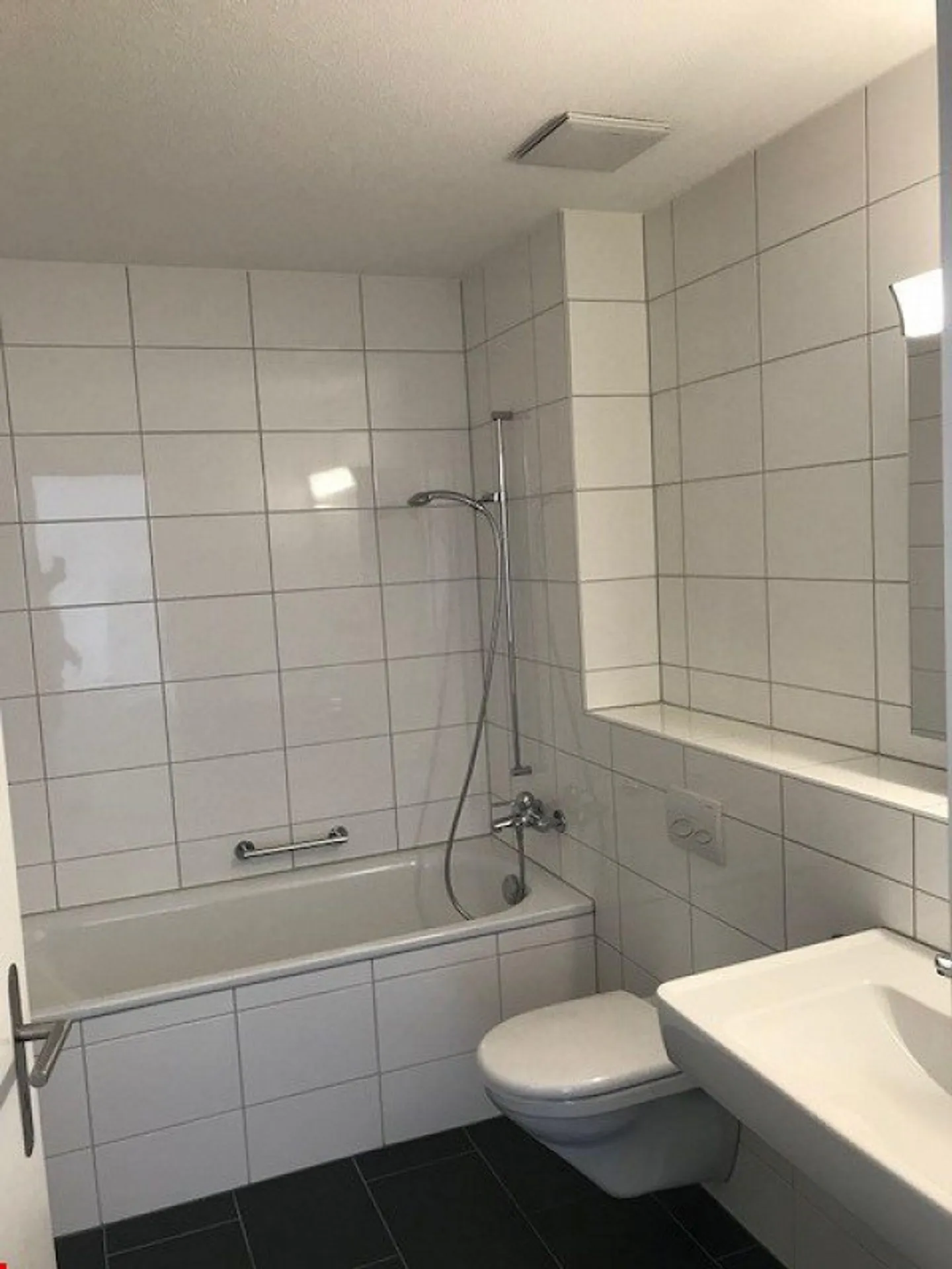 Ampio appartamento di 2,5 locali a Oensingen! - Foto 8 di 10